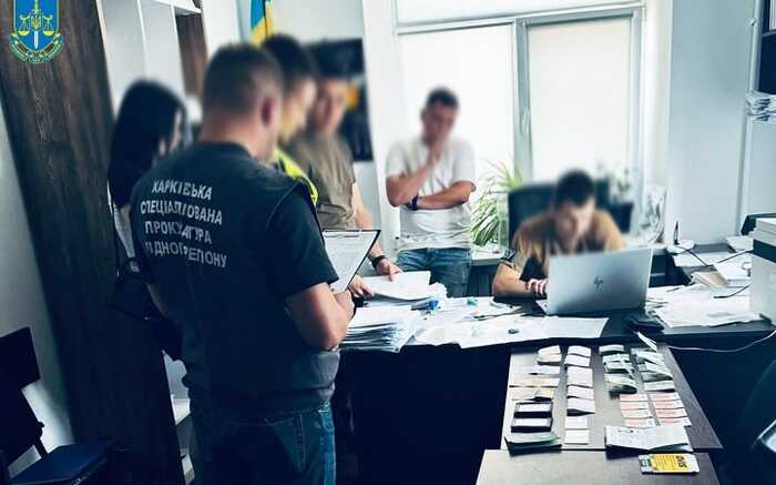 Працівнику ТЦК в Харкові вручили підозру за вимагання хабаря