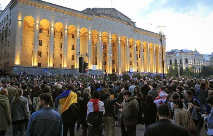 У Грузії ухвалили антипротестні закони та позбавили президентку держзахисту