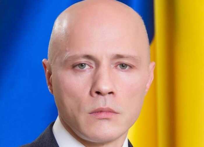 Колишній заступник голови Сумської податкової Олексій Мазуренко приховує 2 млн доларів готівкою